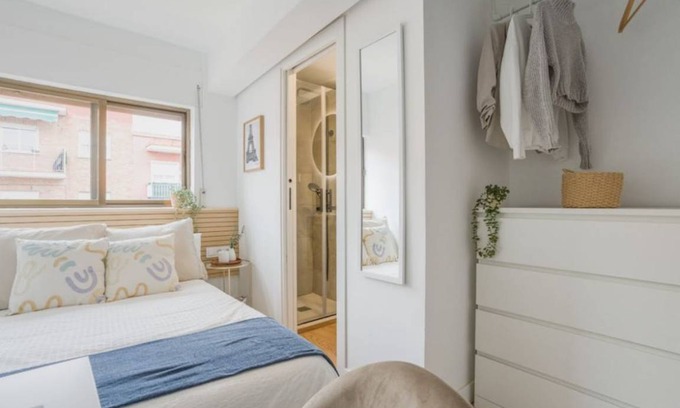 Carabanchel Resort | Private room ∙ 1 bedroom ∙ 1 guest