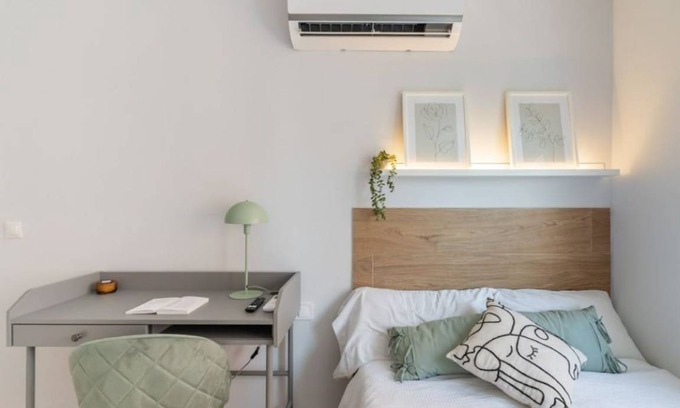 Carabanchel Resort | Private room ∙ 1 bedroom ∙ 1 guest