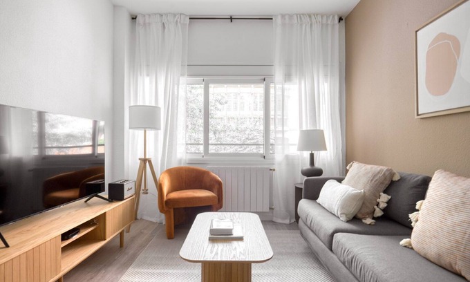 La Nova Esquerra de l'Eixample Apartment | Renovated Nova Esquerra de l'Eixample 2BR, nr Sants Stn, by Blueground