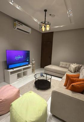 Dammam Apartment | Room and living room facing the sea