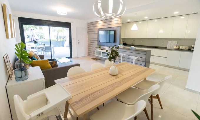 Orihuela Costa Apartment | Three bedroom apartment for rent in the Residence "Royal Park 23" in Villamartin (Orihuela).