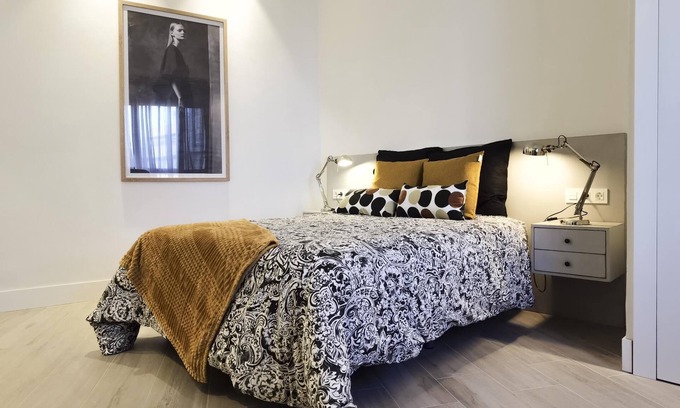 Sant Francesc Apartment | Torres de Serranos City Hall Central Market, 8 Pax, 4 bedrooms