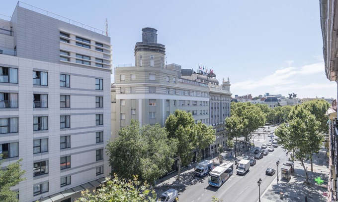 Golden Triangle of Art Hostel | Uma Suites Atocha