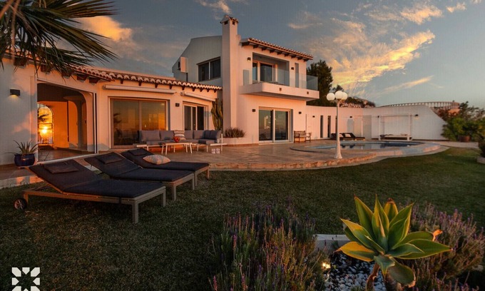 Cumbre del Sol Villa | Villa LIGHTHOUSE by Abahana Villas