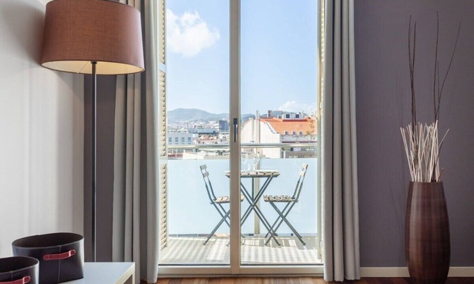 Eixample Apartment | Wonderful 2-bd apart with balcony. Plaza Cataluña
