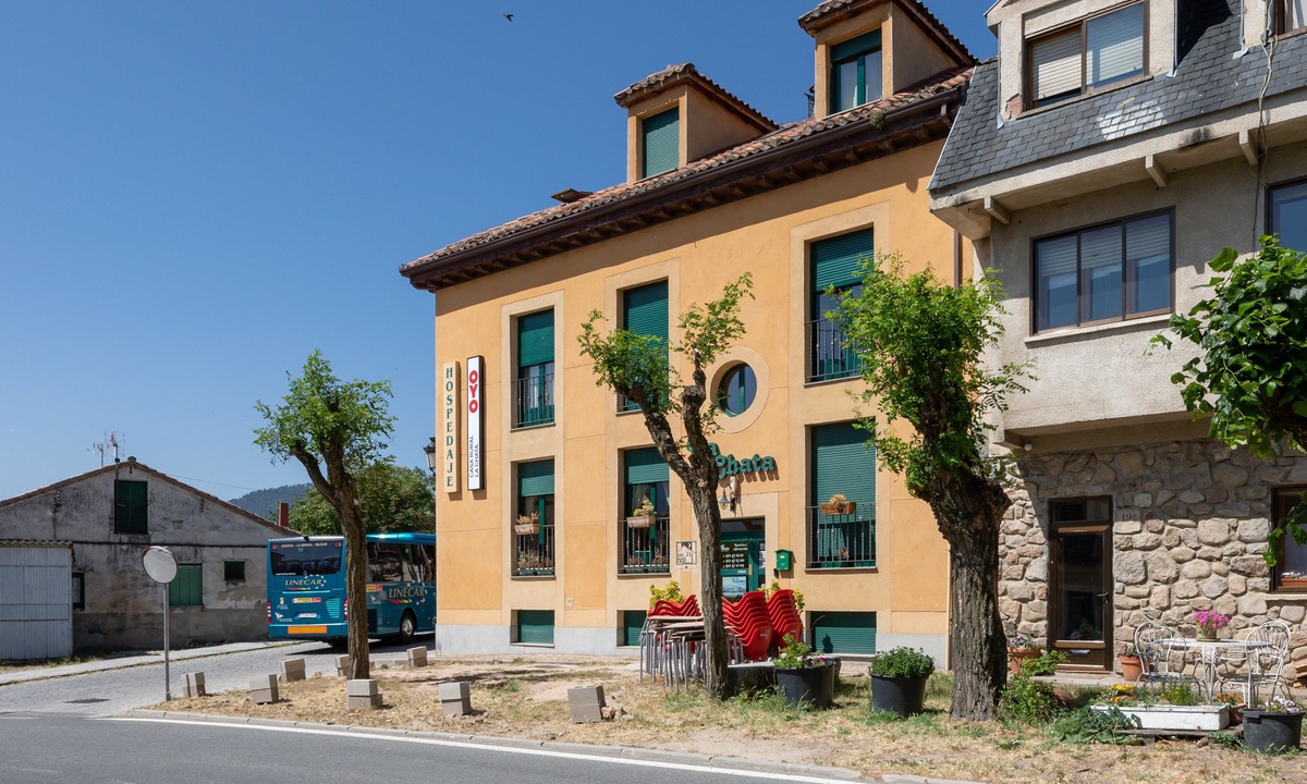Valsain Hotel | OYO Casa Rural La Chata