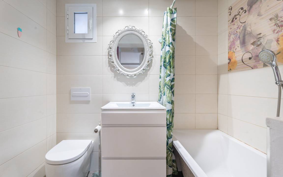Photo of Bathroom in Aiora