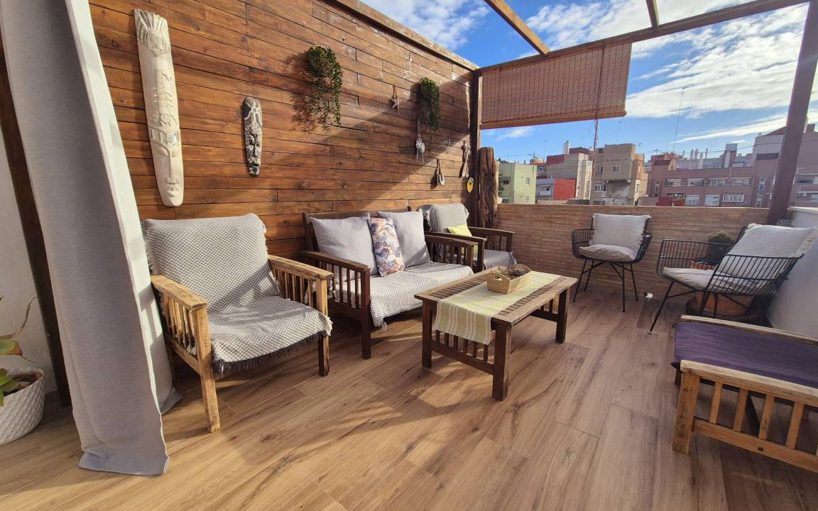 Photo of Patio Balcony in Aiora