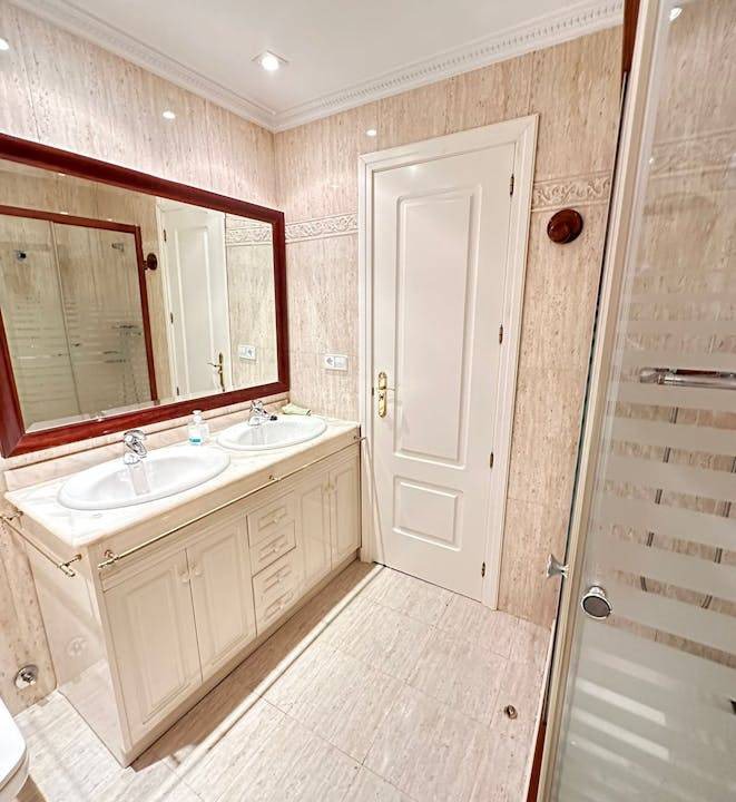 Photo of Bathroom in Atocha