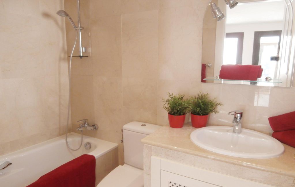 Photo of Bathroom in Roda