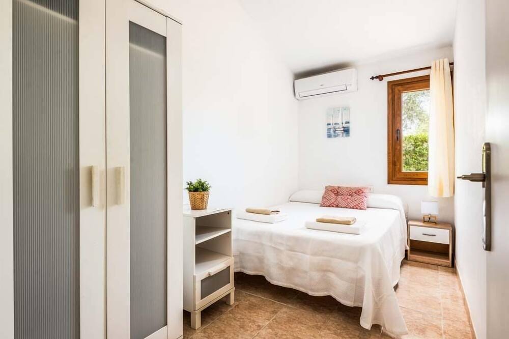 Photo of Bedroom in Cala en Blanes
