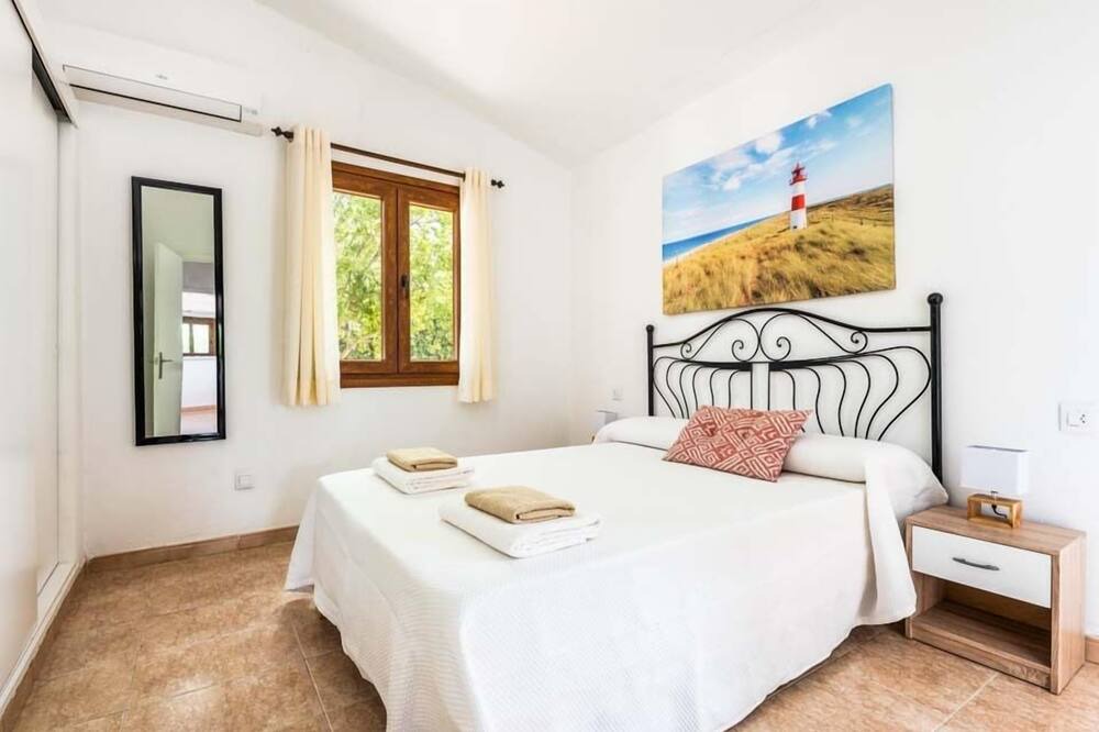 Photo of Bedroom in Cala en Blanes