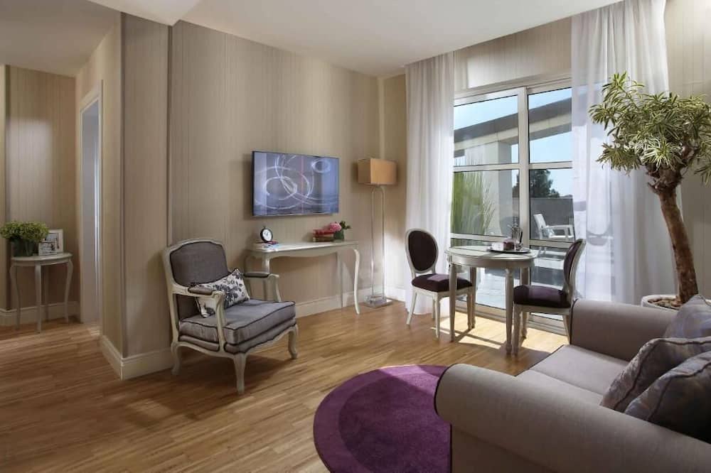 Photo of Livingroom in Sari Street