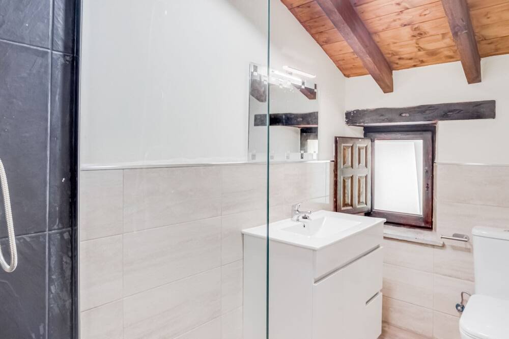 Photo of Bathroom in San Roque de Riomiera