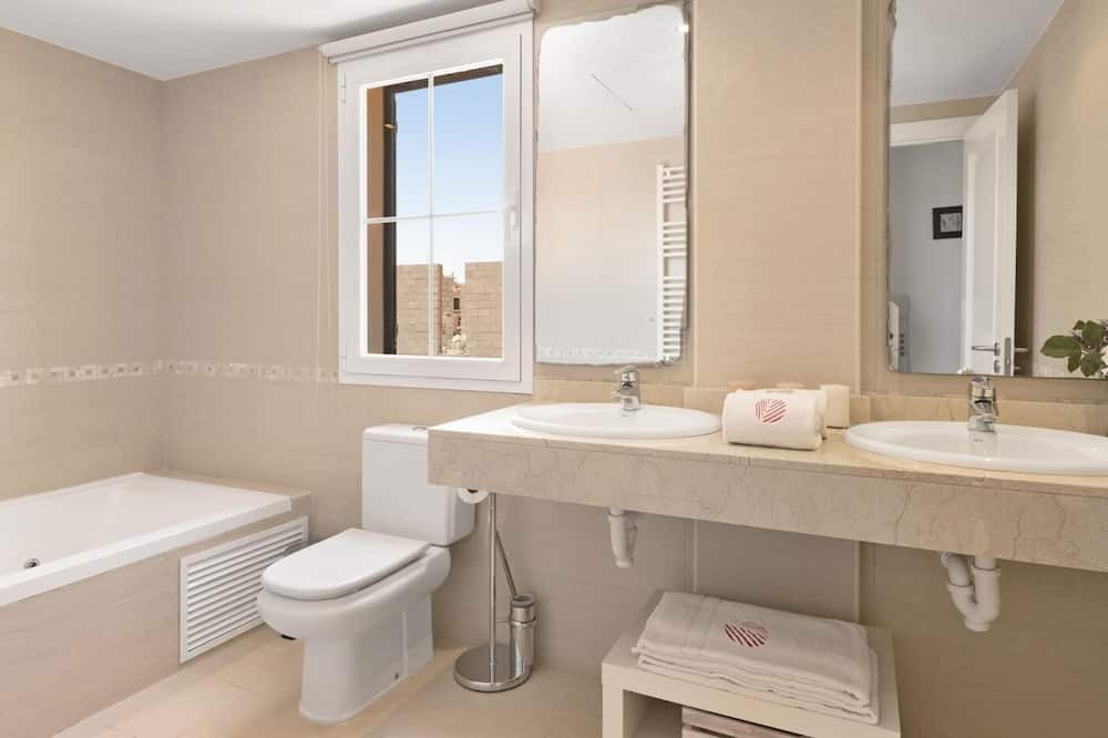 Photo of Bathroom in Maioris Decima