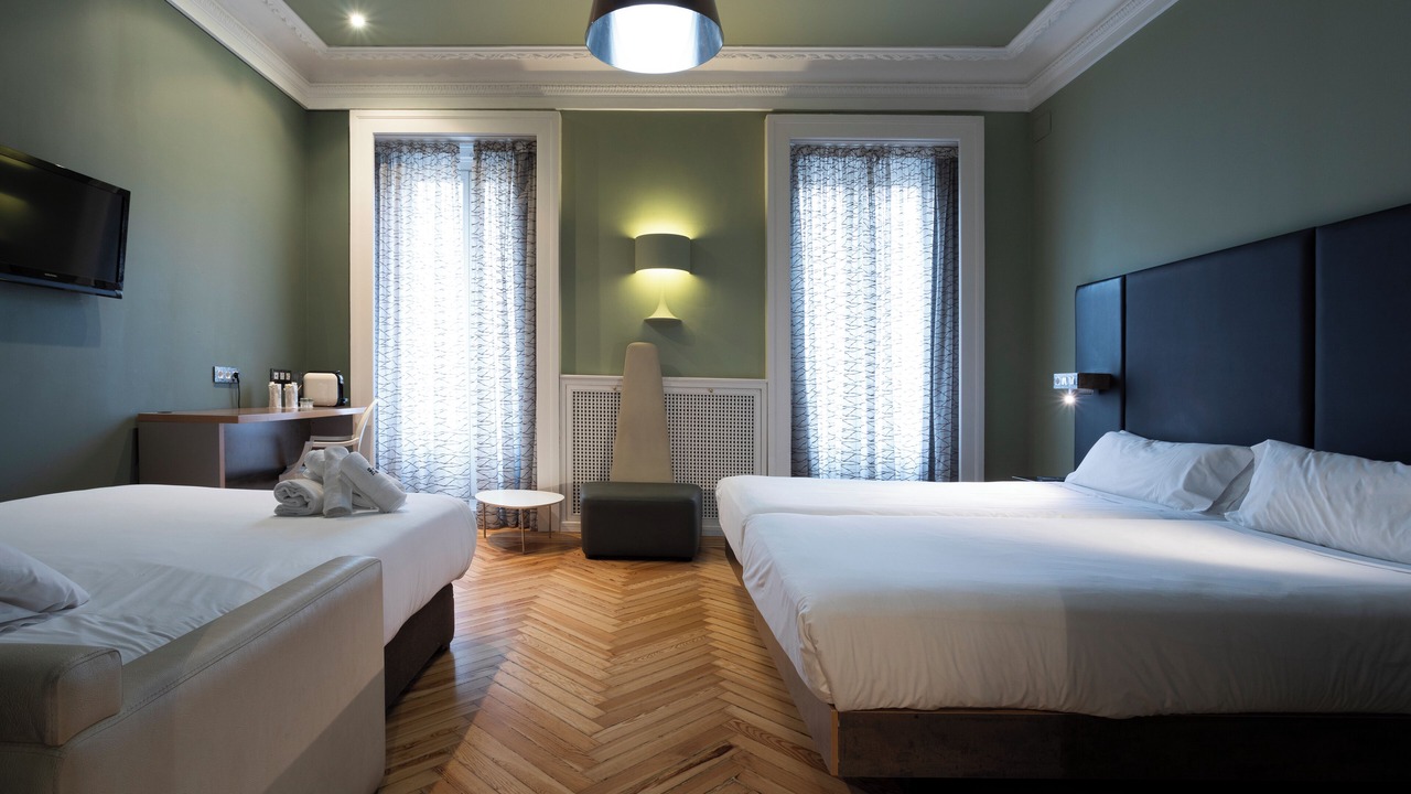 Photo of Bedroom in Jeronimos