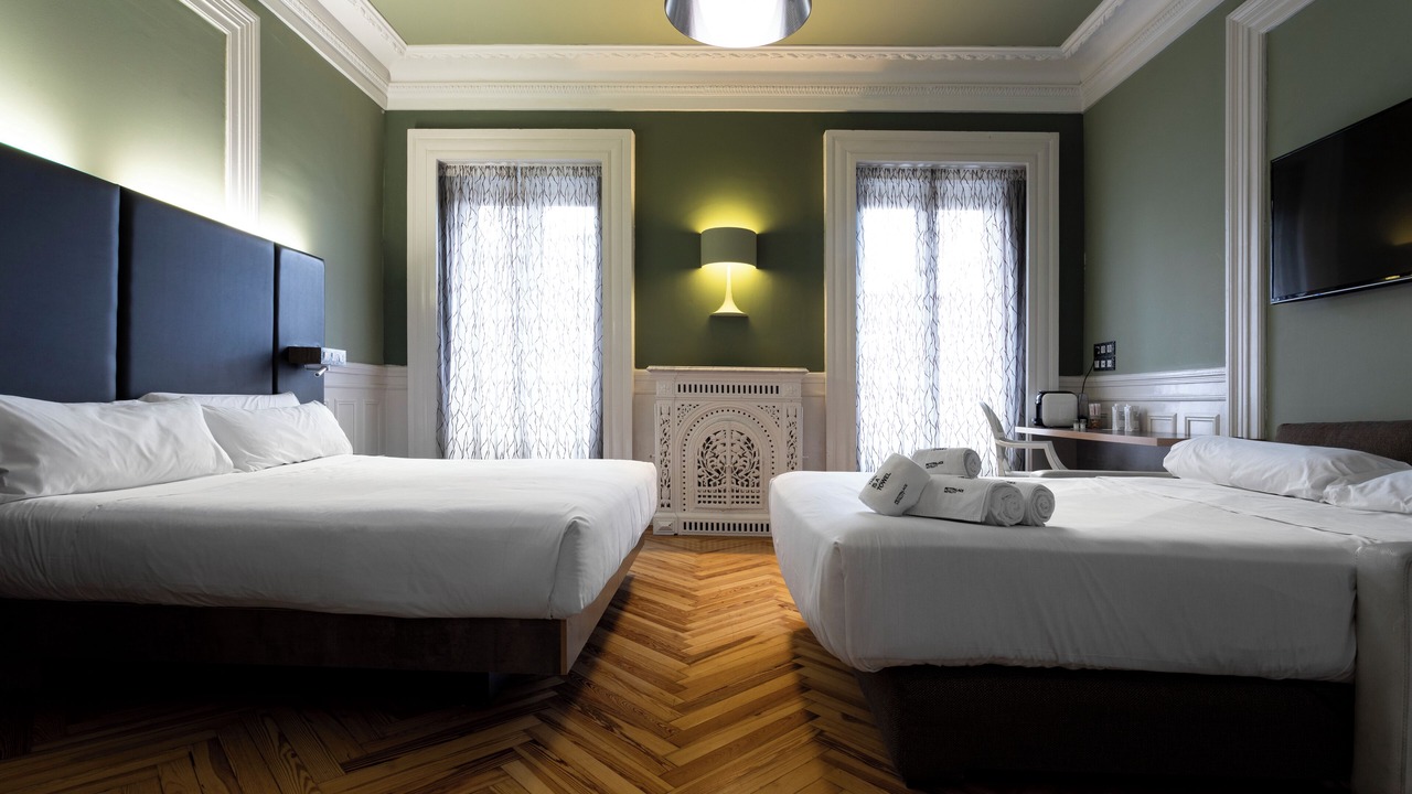 Photo of Bedroom in Jeronimos