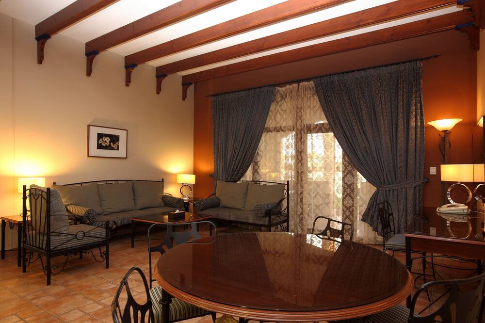 Photo of Bedroom in Dhahran