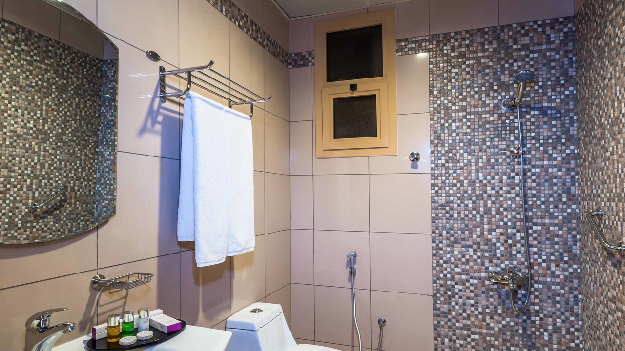 Photo of Bathroom in Unaizah