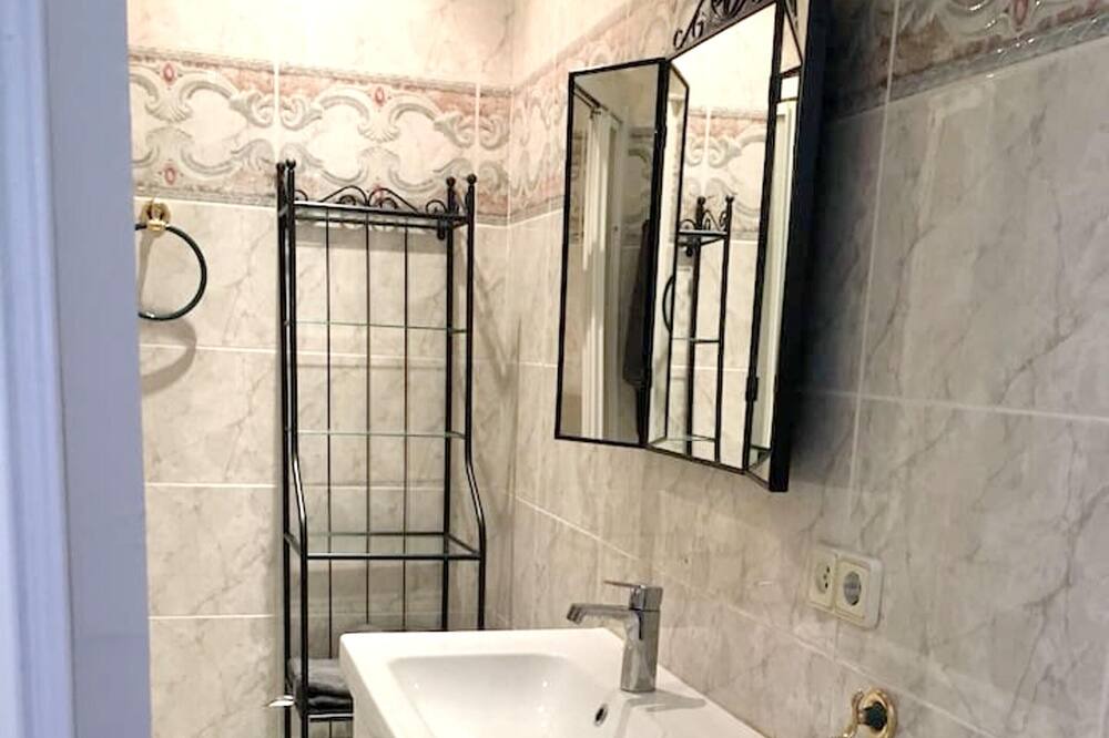 Photo of Bathroom in El Cabanyal