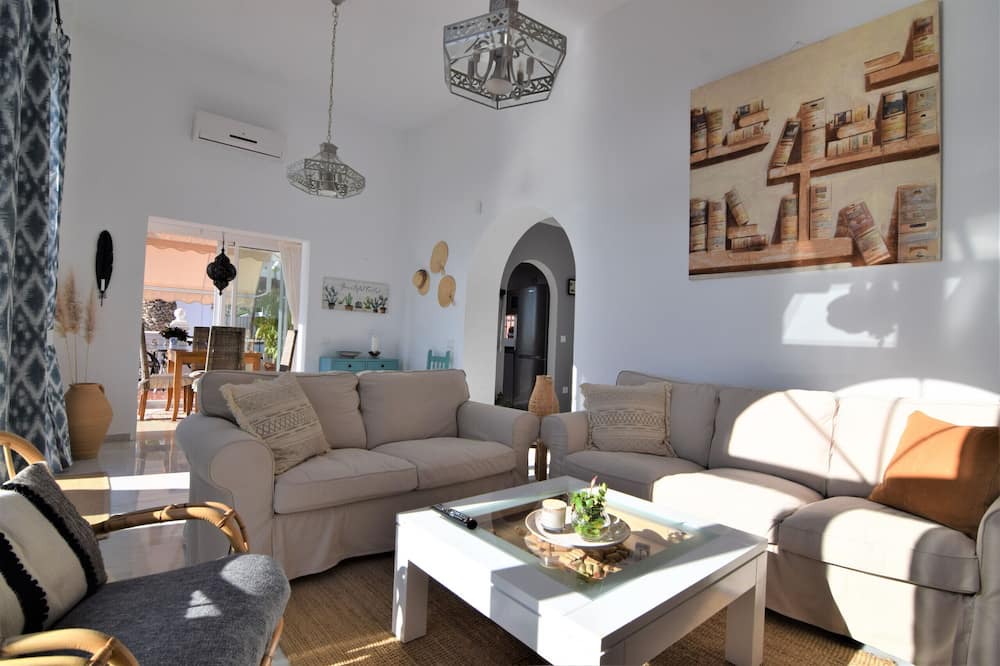 Photo of Livingroom in Urbanizacion Ladera del Mar