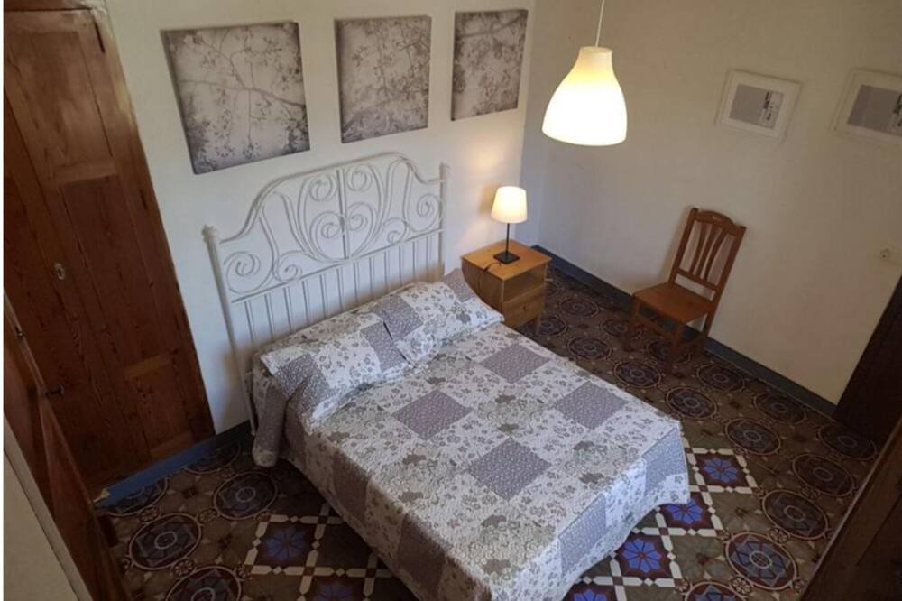 Photo of Bedroom in Planes