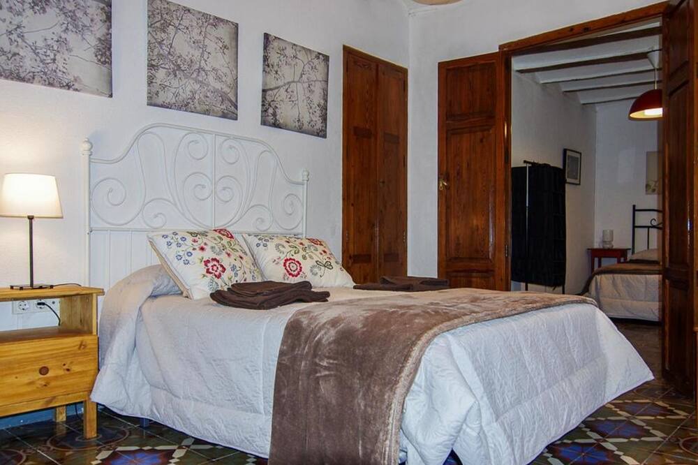 Photo of Bedroom in Planes