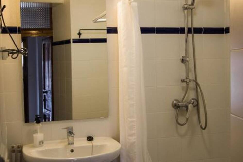 Photo of Bathroom in Planes