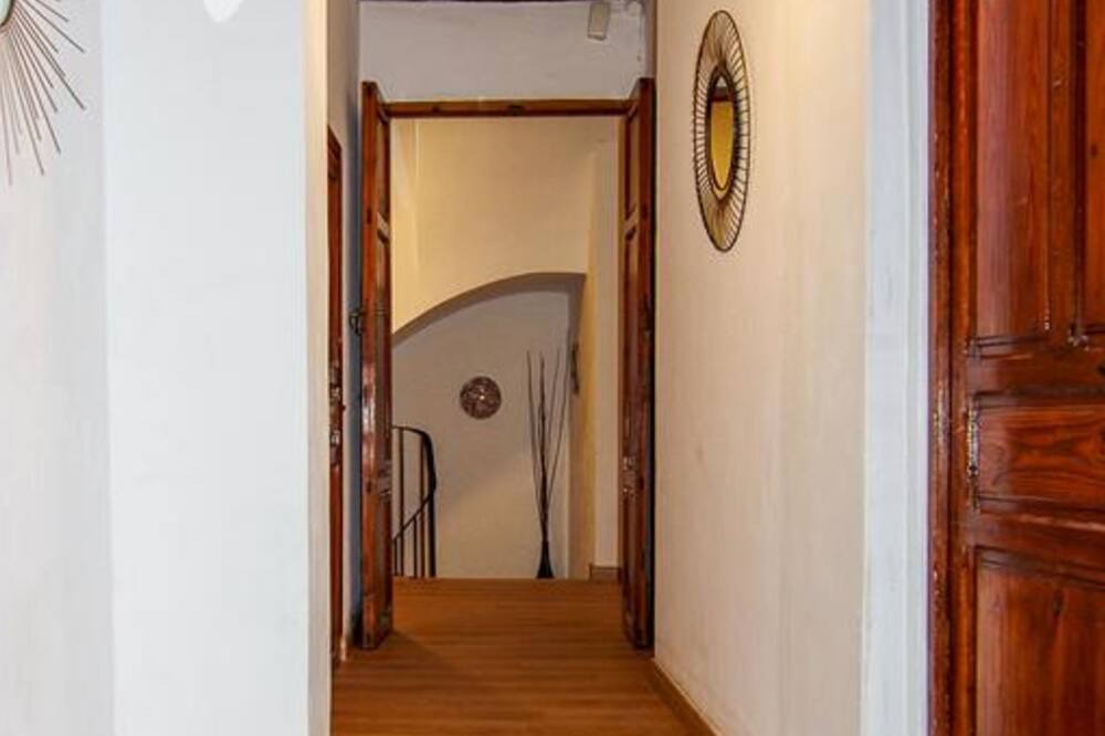 Photo of Bedroom in Planes