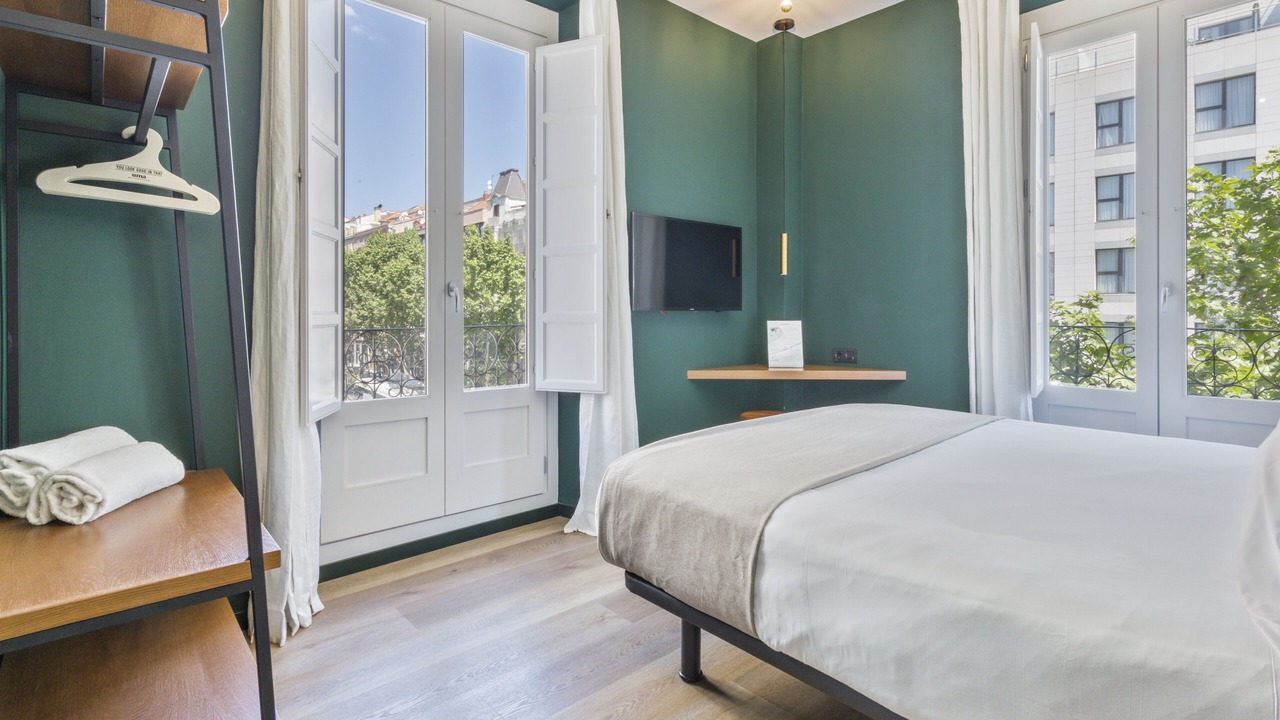 Photo of Bedroom in Golden Triangle of Art