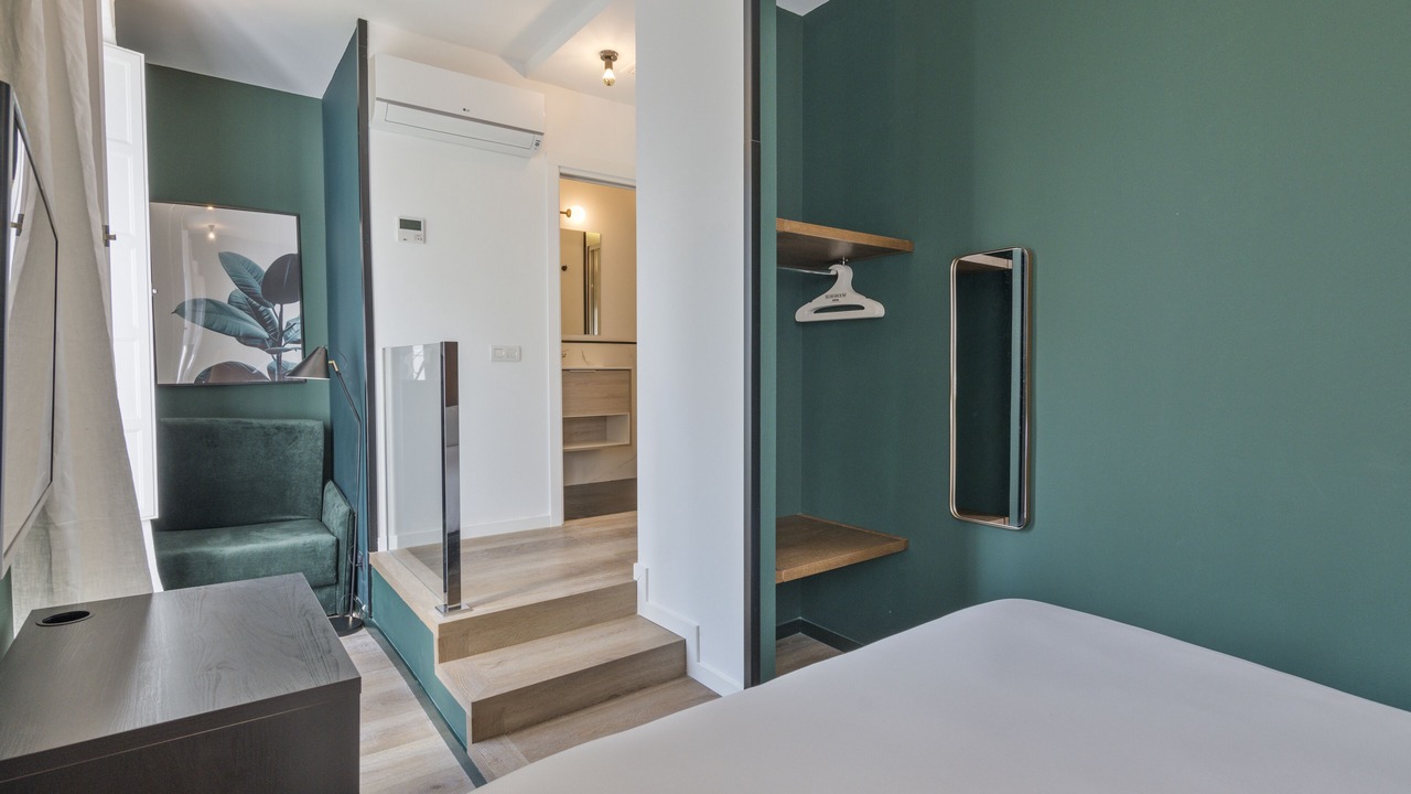 Photo of Bedroom in Golden Triangle of Art