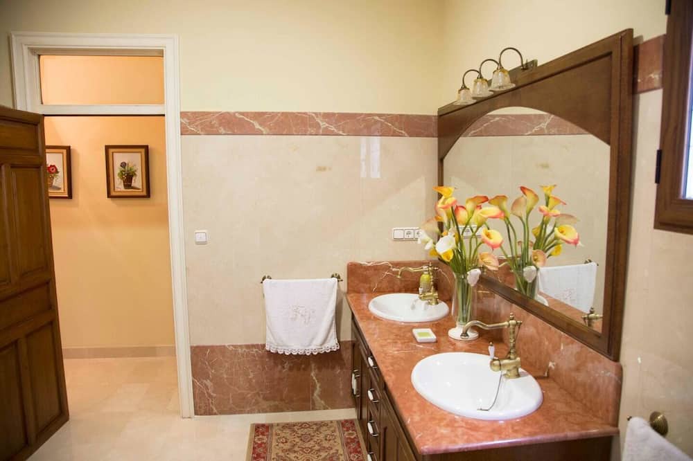 Photo of Bathroom in Monovar