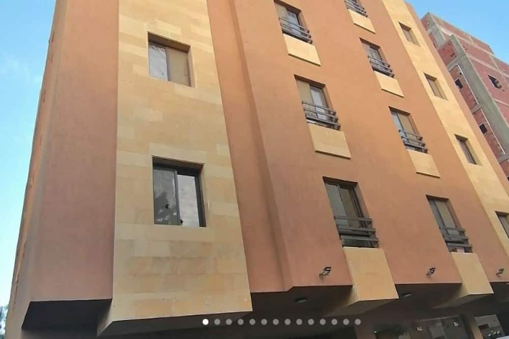 Photo of Outdoor in Al-Hamra'a