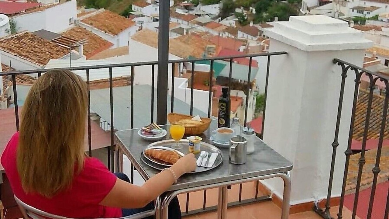 Photo of Others in Alora