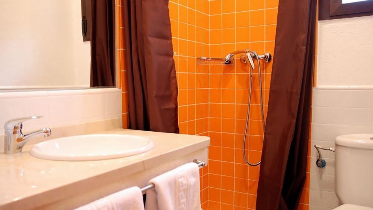 Photo of Bathroom in Madrigal de la Vera