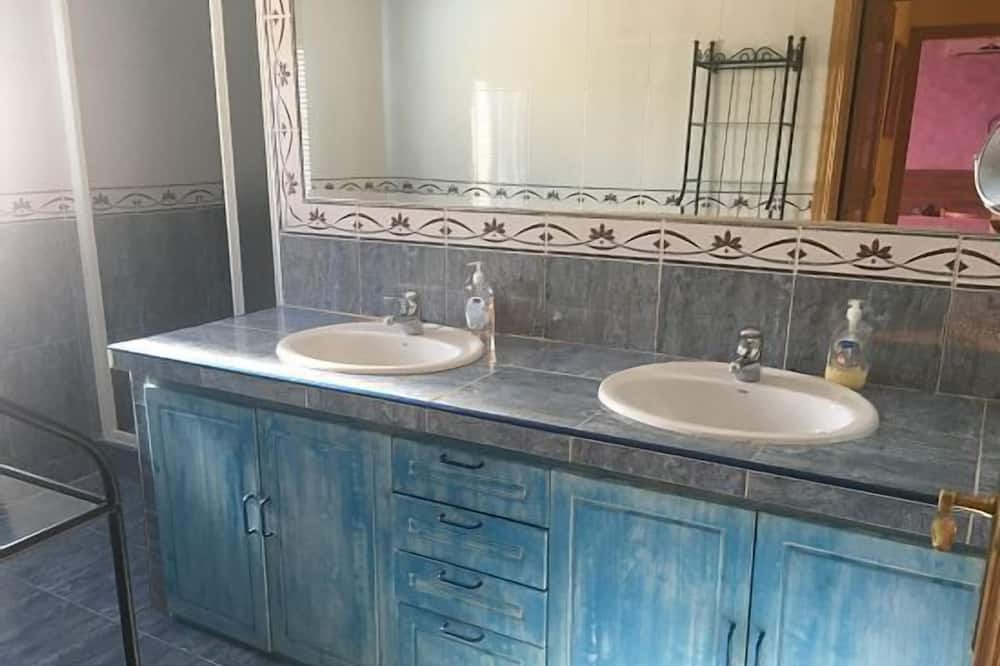 Photo of Bathroom in Fuentiduena de Tajo