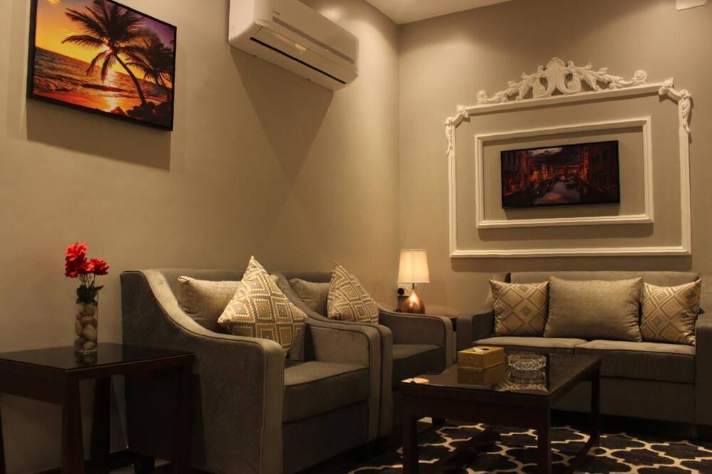 Photo of Livingroom in King Faisal Military City