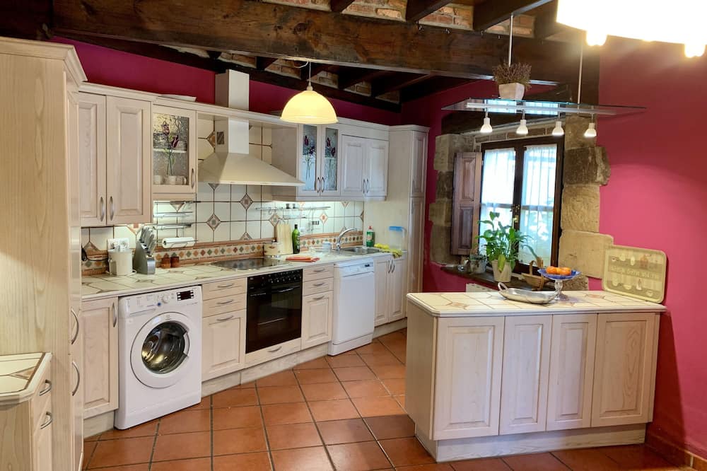 Photo of Kitchen in Cabezon de la Sal