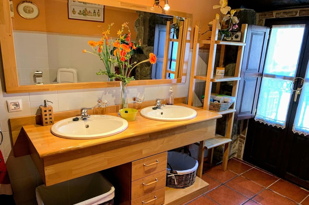 Photo of Bathroom in Cabezon de la Sal