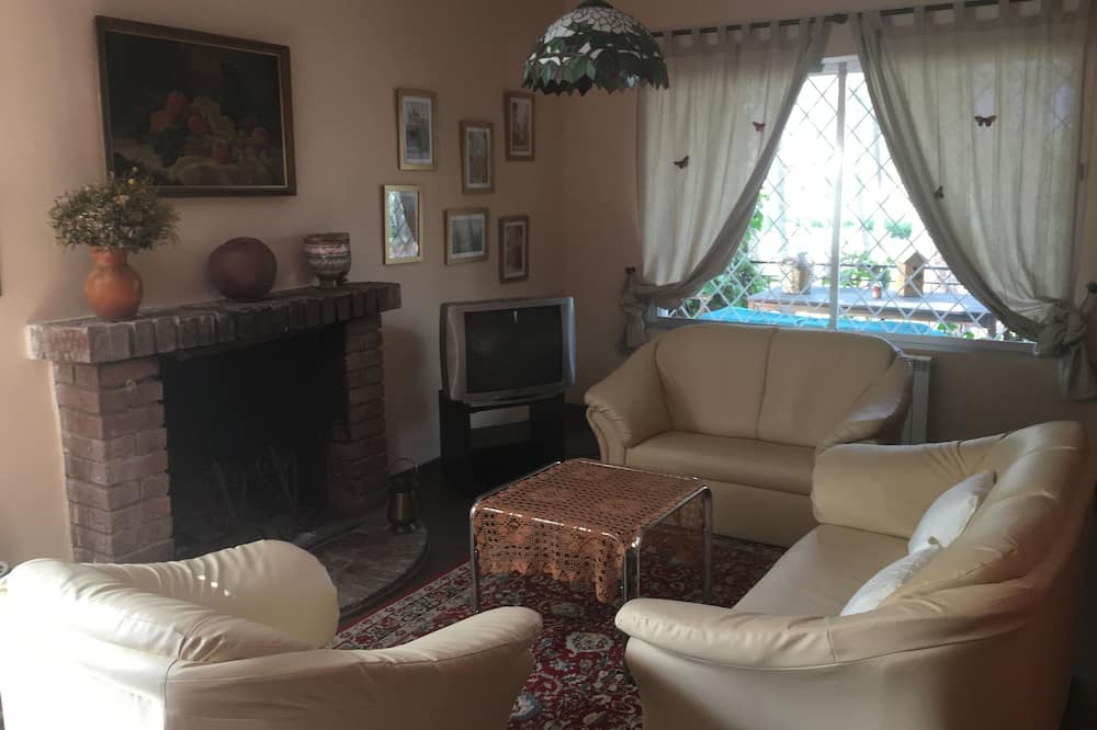 Photo of Livingroom in Navahondilla