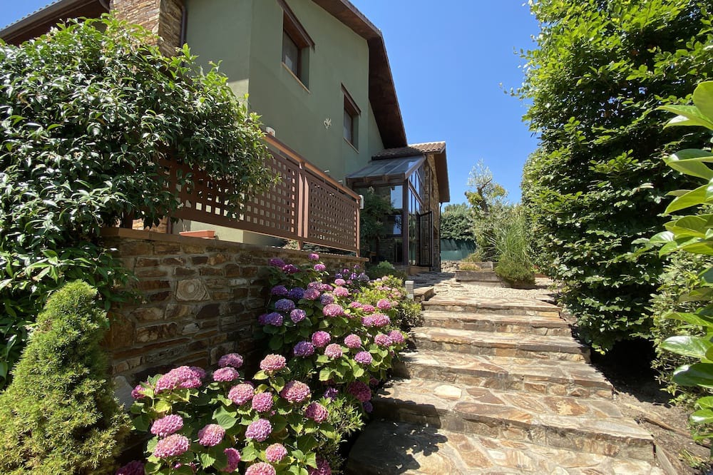 Photo of Outdoor in La Ponderosa de la Sierra