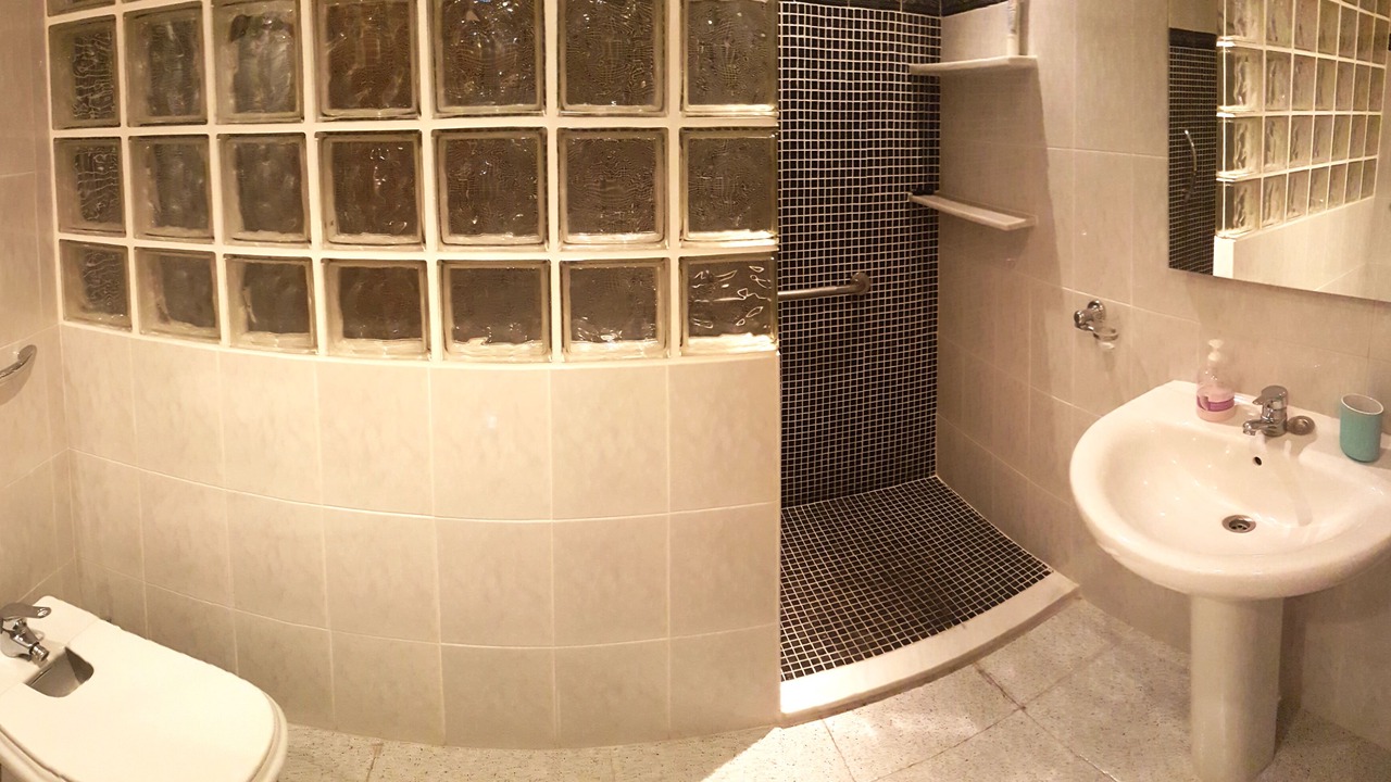 Photo of Bathroom in El Cabanyal