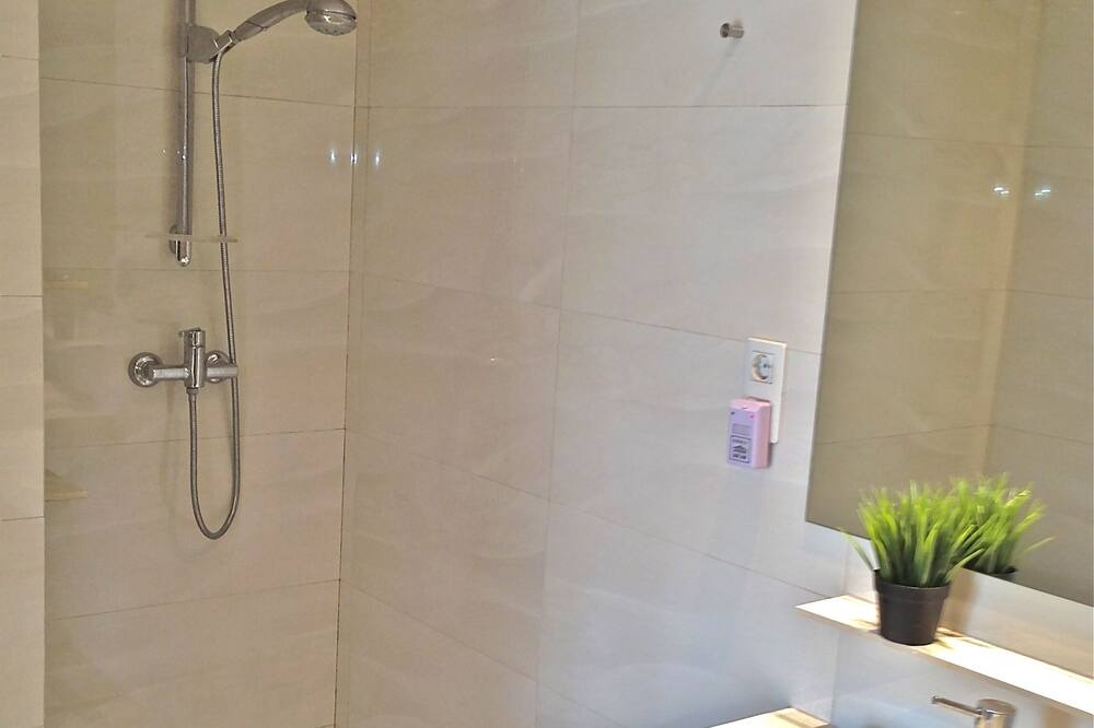 Photo of Bathroom in Campos Eliseos
