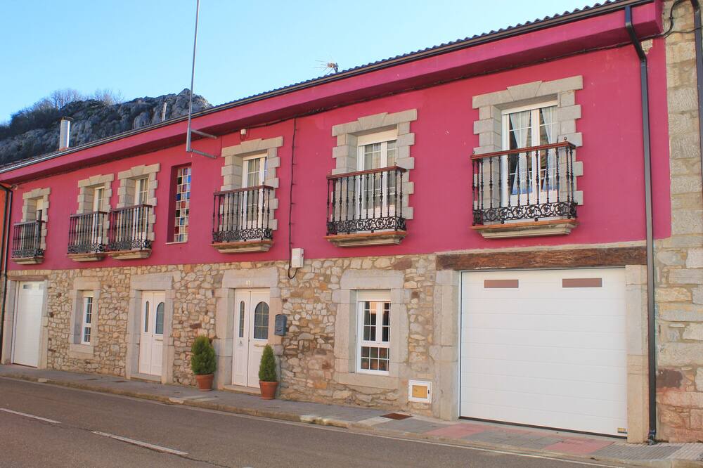 Photo of Outdoor in La Pola de Gordon