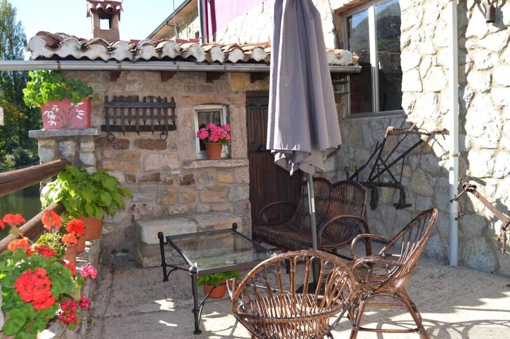 Photo of Patio Balcony in La Pola de Gordon