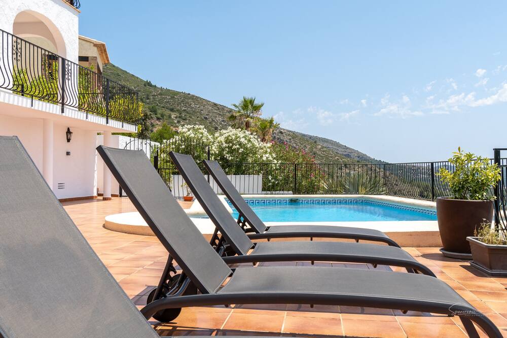 Photo of Outdoor in Jalon