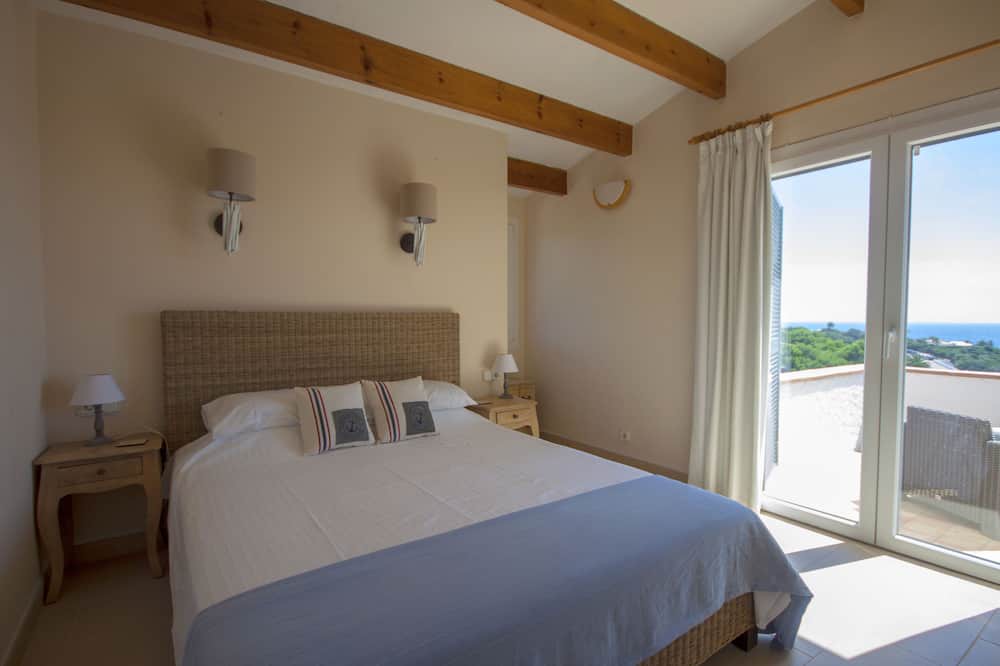 Photo of Bedroom in Binibequer Vell