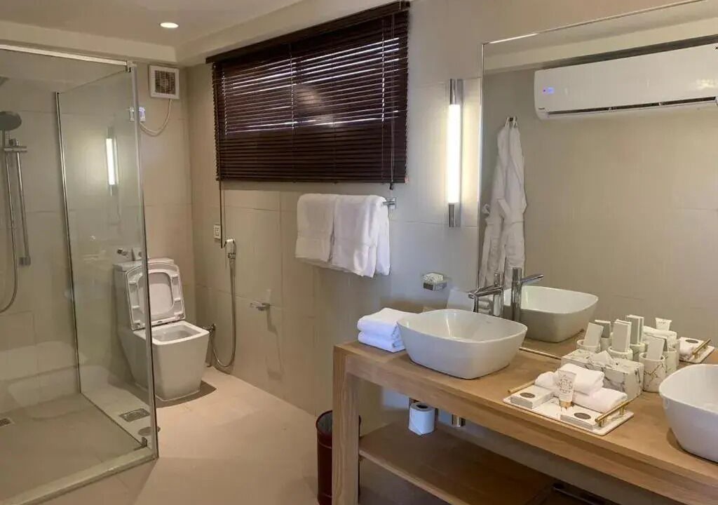 Photo of Bathroom in Western Province