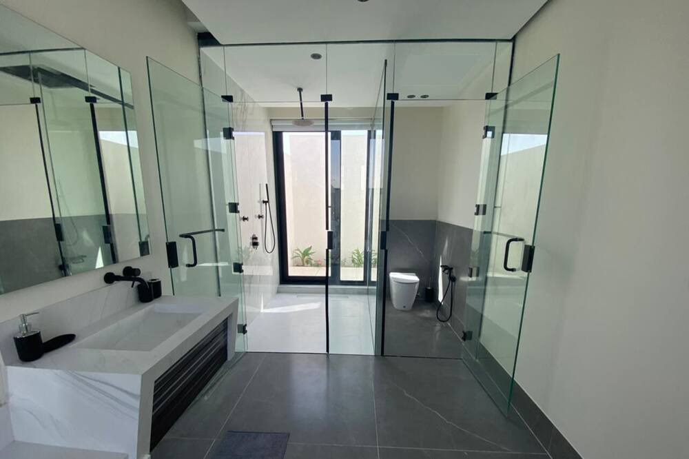 Photo of Bathroom in Spring