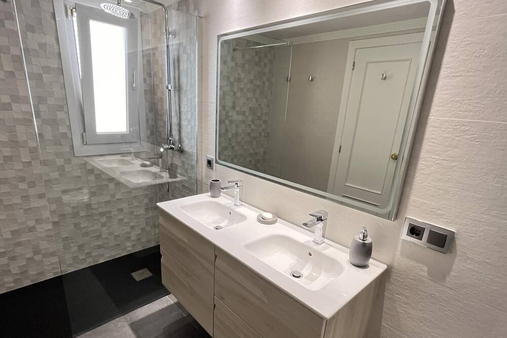 Photo of Bathroom in Aduanas